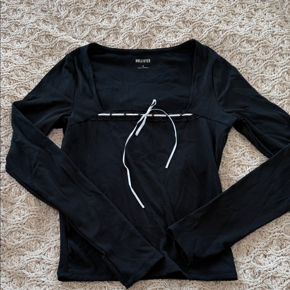 Hollister Women's Black Long Sleeve Tee with White Accent